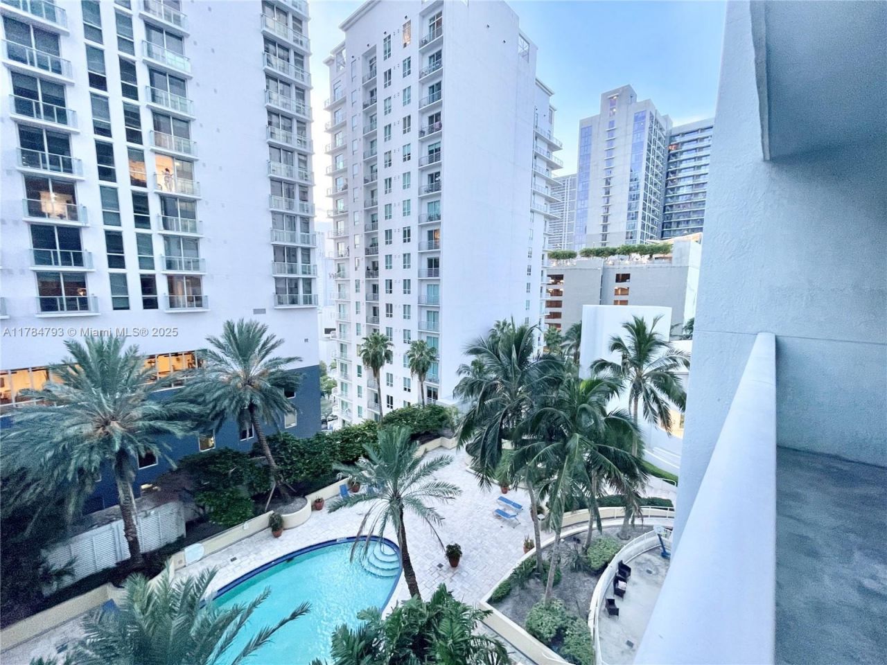 253 NE 2nd St, Unit 1406, Miami, FL 33132 Photo