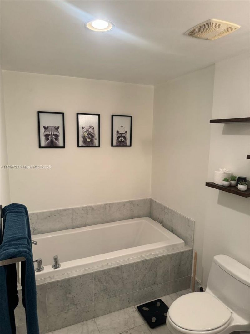 253 NE 2nd St, Unit 1406, Miami, FL 33132 Photo