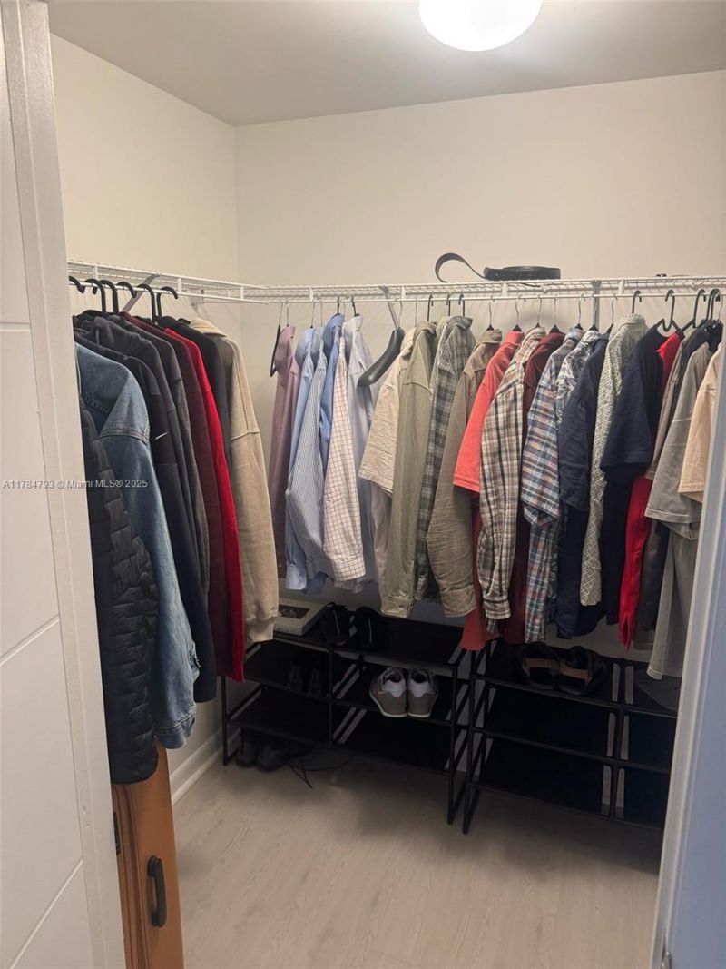 253 NE 2nd St, Unit 1406, Miami, FL 33132 Photo