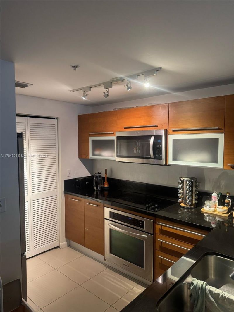 253 NE 2nd St, Unit 1406, Miami, FL 33132 Photo