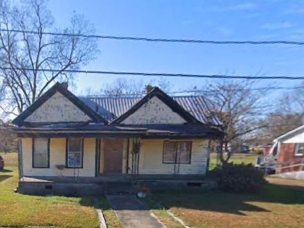 212 N West Avenue, Oak City, NC 27857