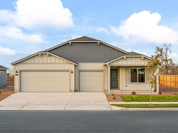 1433 NW Willow Parkway Road, Unit 137, Madras, OR 97741