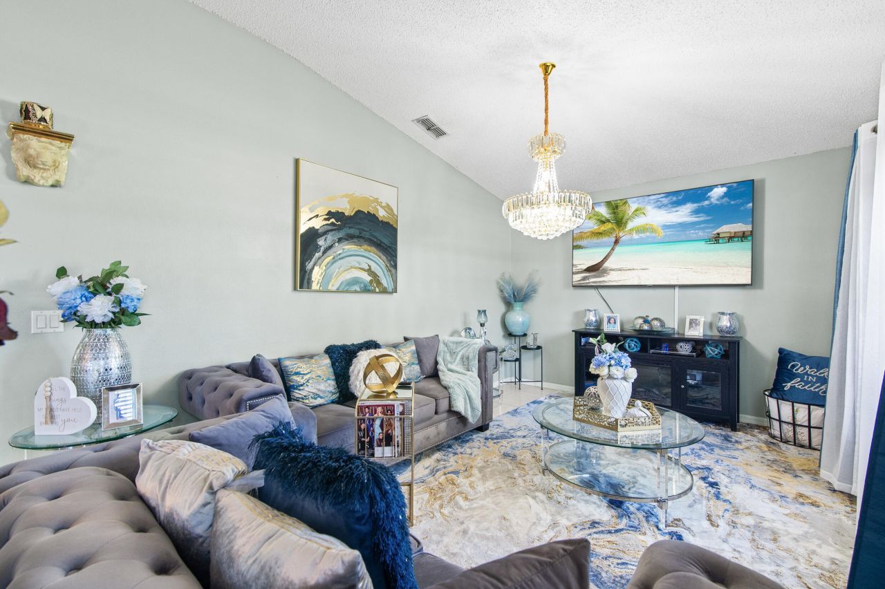 663 NW North Macedo Boulevard, Port Saint Lucie, FL 34983 Photo