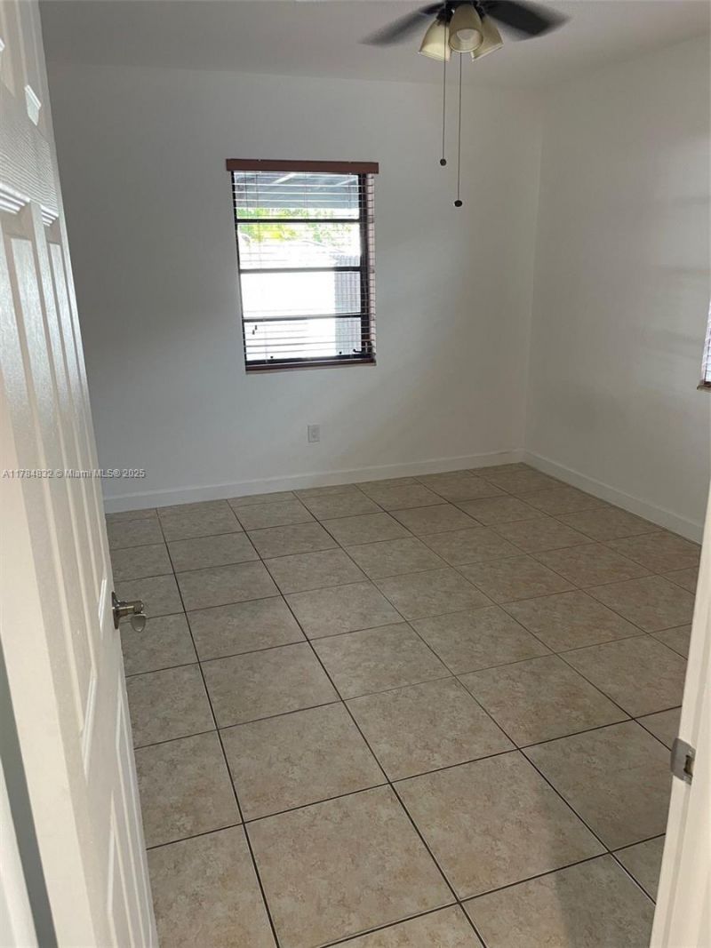 271 NW 57th Ct, Miami, FL 33126 Photo