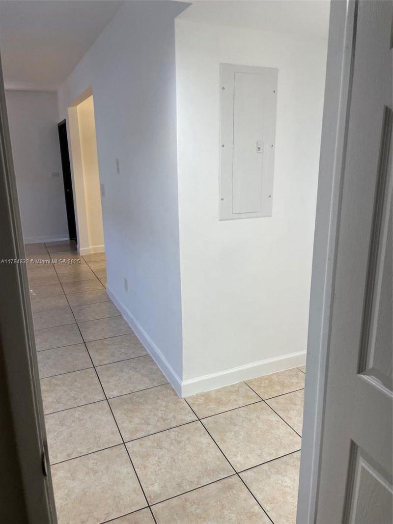 271 NW 57th Ct, Miami, FL 33126 Photo