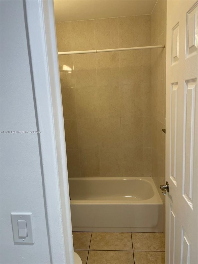 271 NW 57th Ct, Miami, FL 33126 Photo