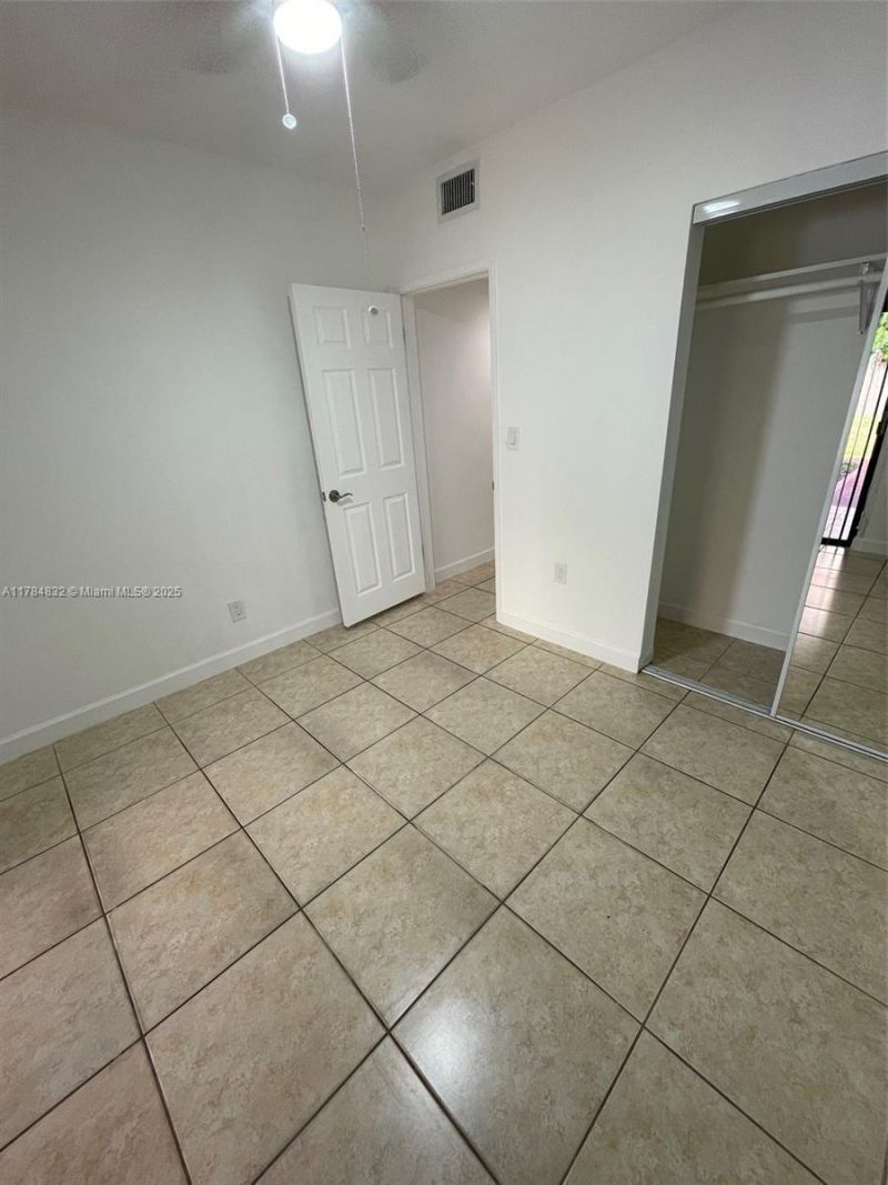 271 NW 57th Ct, Miami, FL 33126 Photo