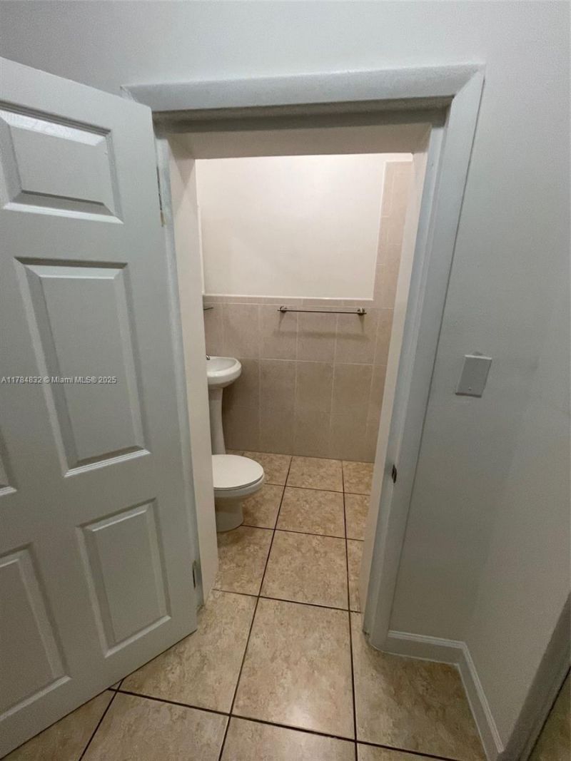 271 NW 57th Ct, Miami, FL 33126 Photo