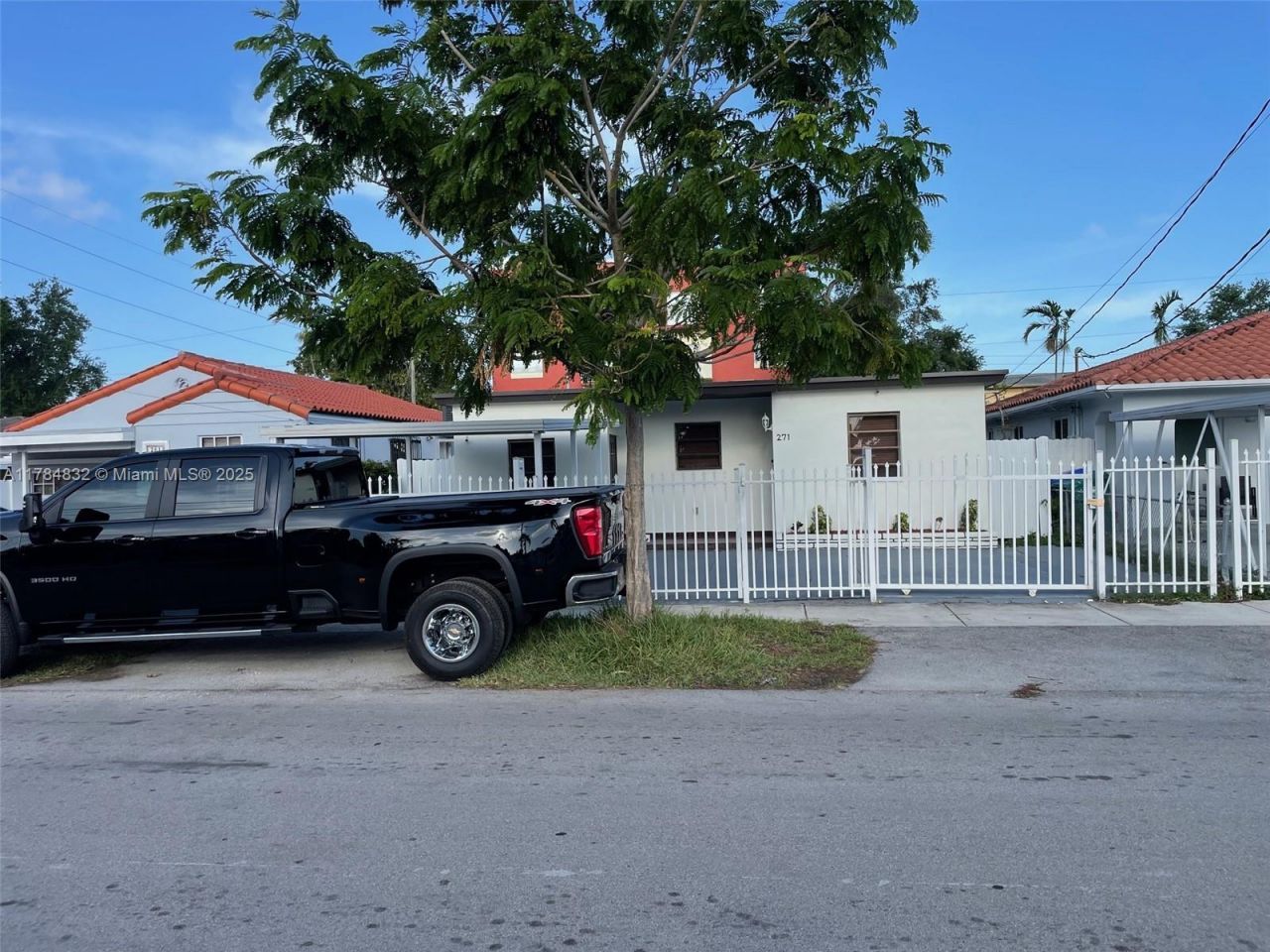 271 NW 57th Ct, Miami, FL 33126 Photo