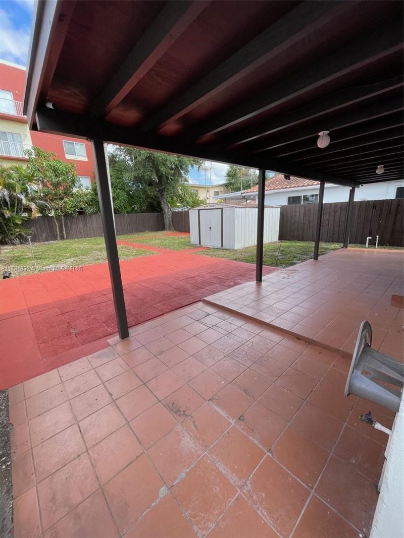 271 NW 57th Ct, Miami, FL 33126 Photo