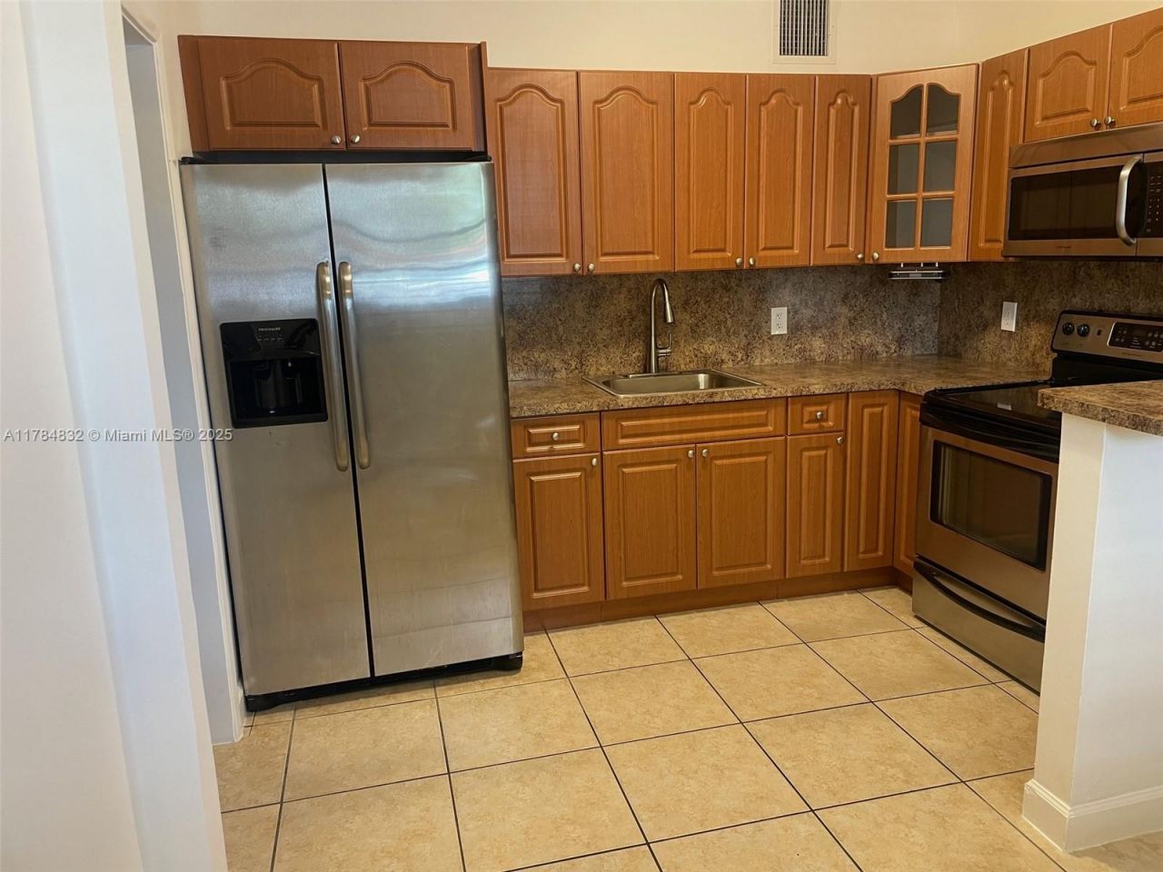 271 NW 57th Ct, Miami, FL 33126 Photo