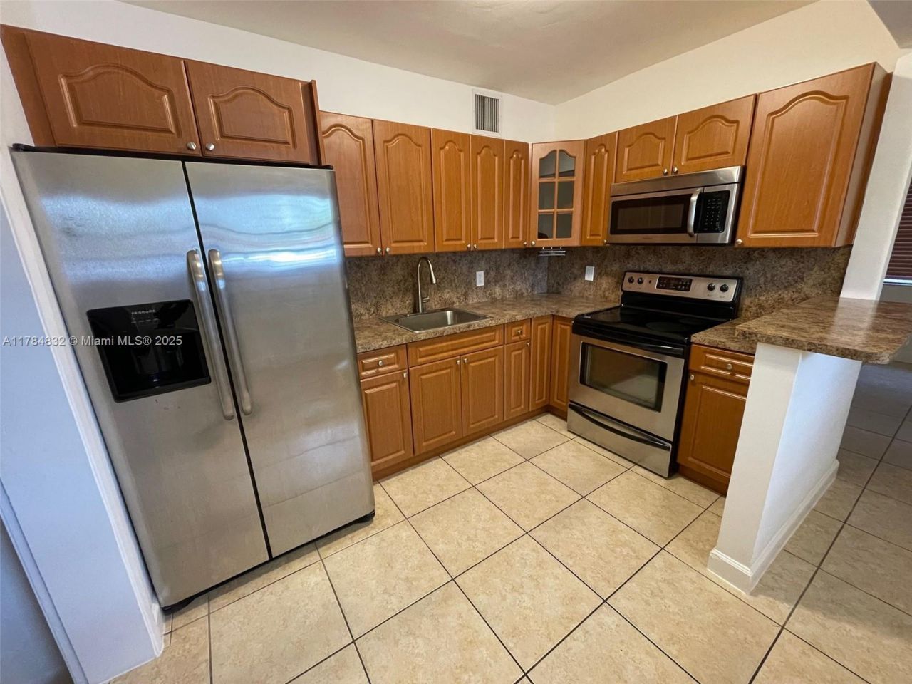 271 NW 57th Ct, Miami, FL 33126 Photo