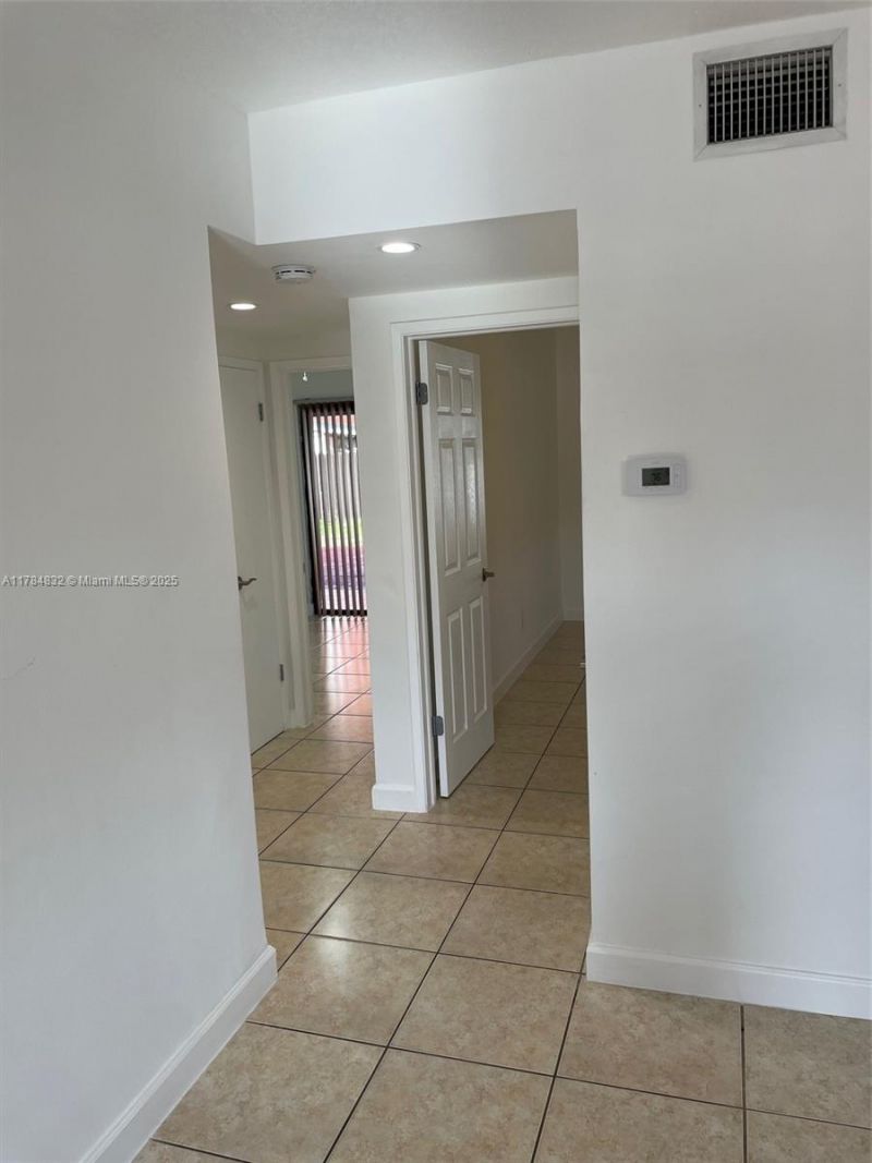 271 NW 57th Ct, Miami, FL 33126 Photo