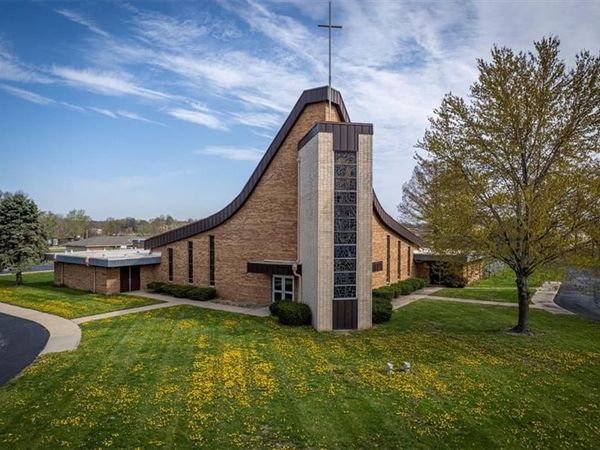 17200 E 39th Street, Independence, MO 64055