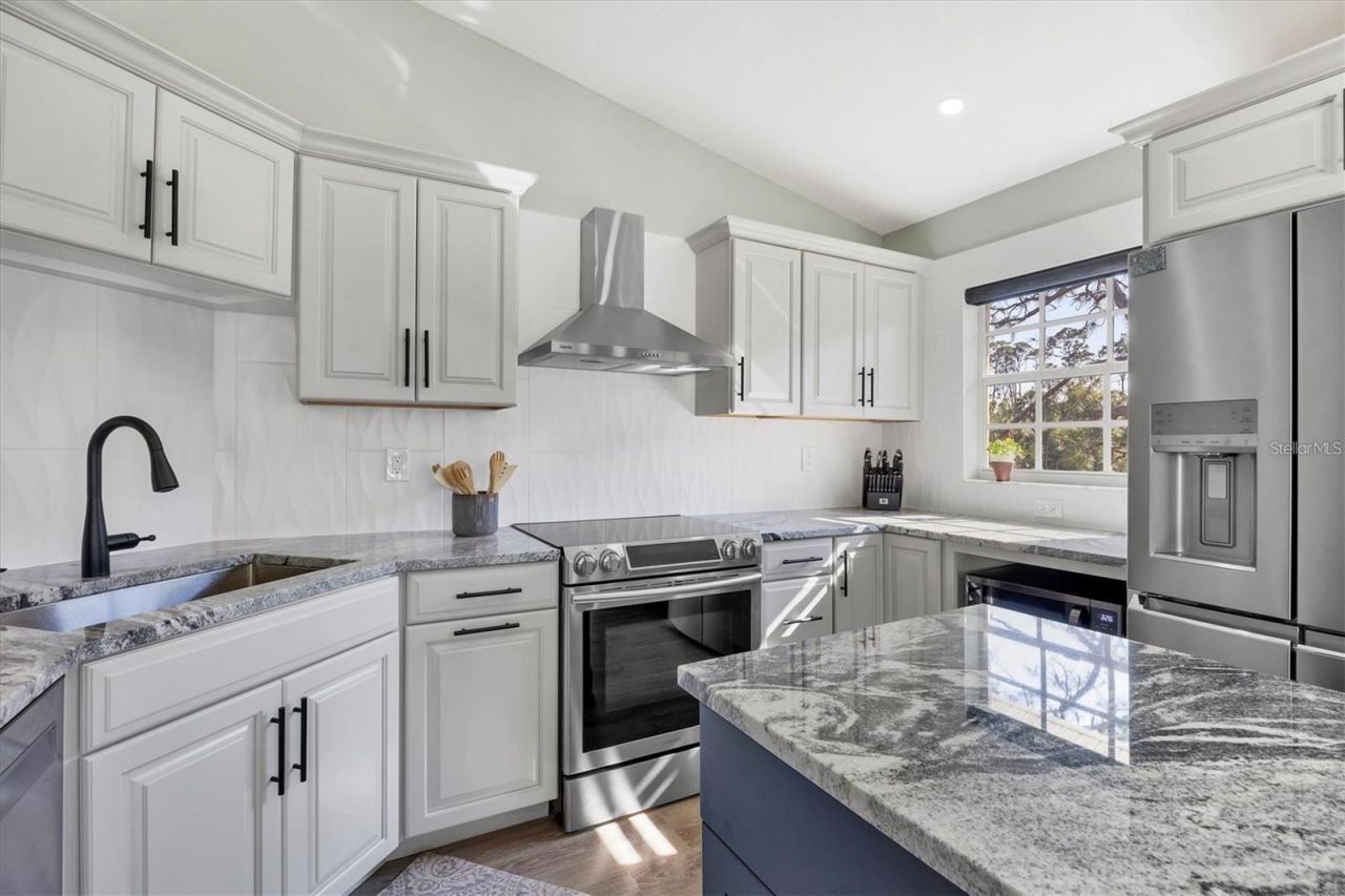 809 Montrose Drive, Unit 203, Venice, FL 34293 Photo