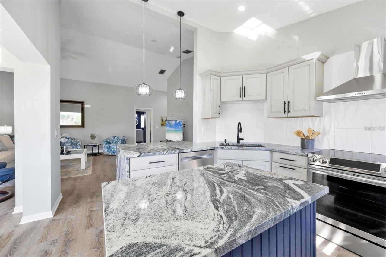 809 Montrose Drive, Unit 203, Venice, FL 34293 Photo