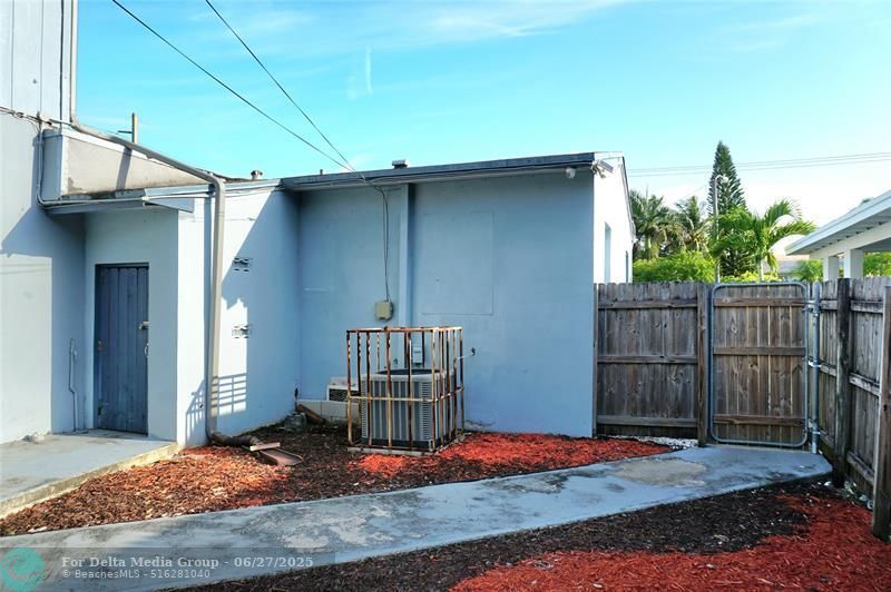 808 NW 19 St, Fort Lauderdale, FL 33311 Photo