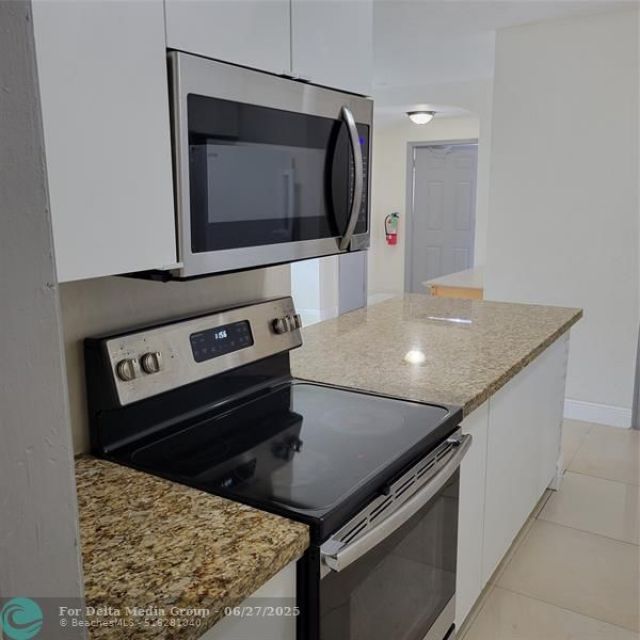 808 NW 19 St, Fort Lauderdale, FL 33311 Photo