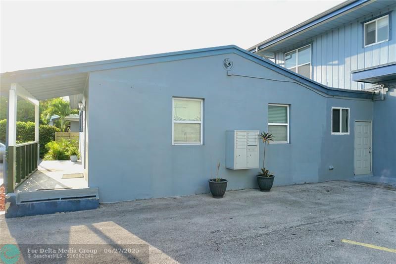 808 NW 19 St, Fort Lauderdale, FL 33311 Photo
