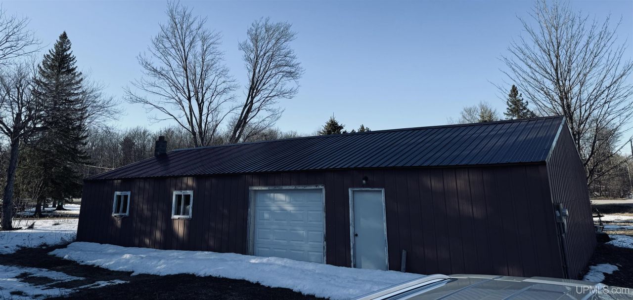 E12437 M28 Highway, Munising Twp, MI 49884 Main Photo