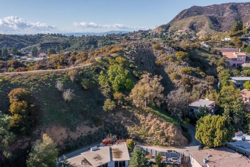 2949 N Durand Drive, Hollywood Hills East, CA 90068 Main Photo