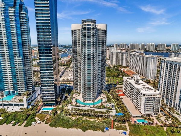 17201 Collins Ave, Unit 704, Sunny Isles Beach, FL 33160