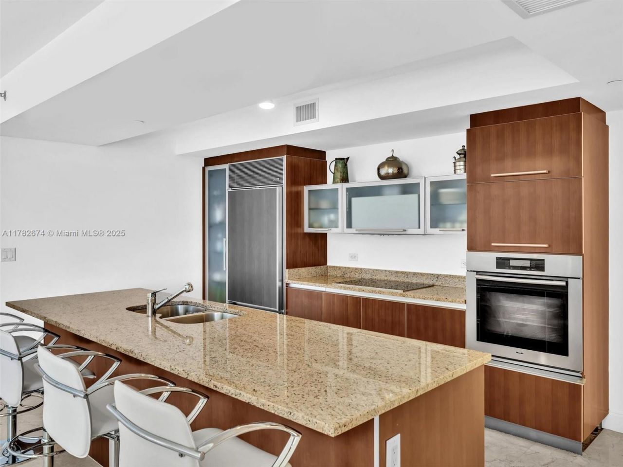 17201 Collins Ave, Unit 704, Sunny Isles Beach, FL 33160 Photo