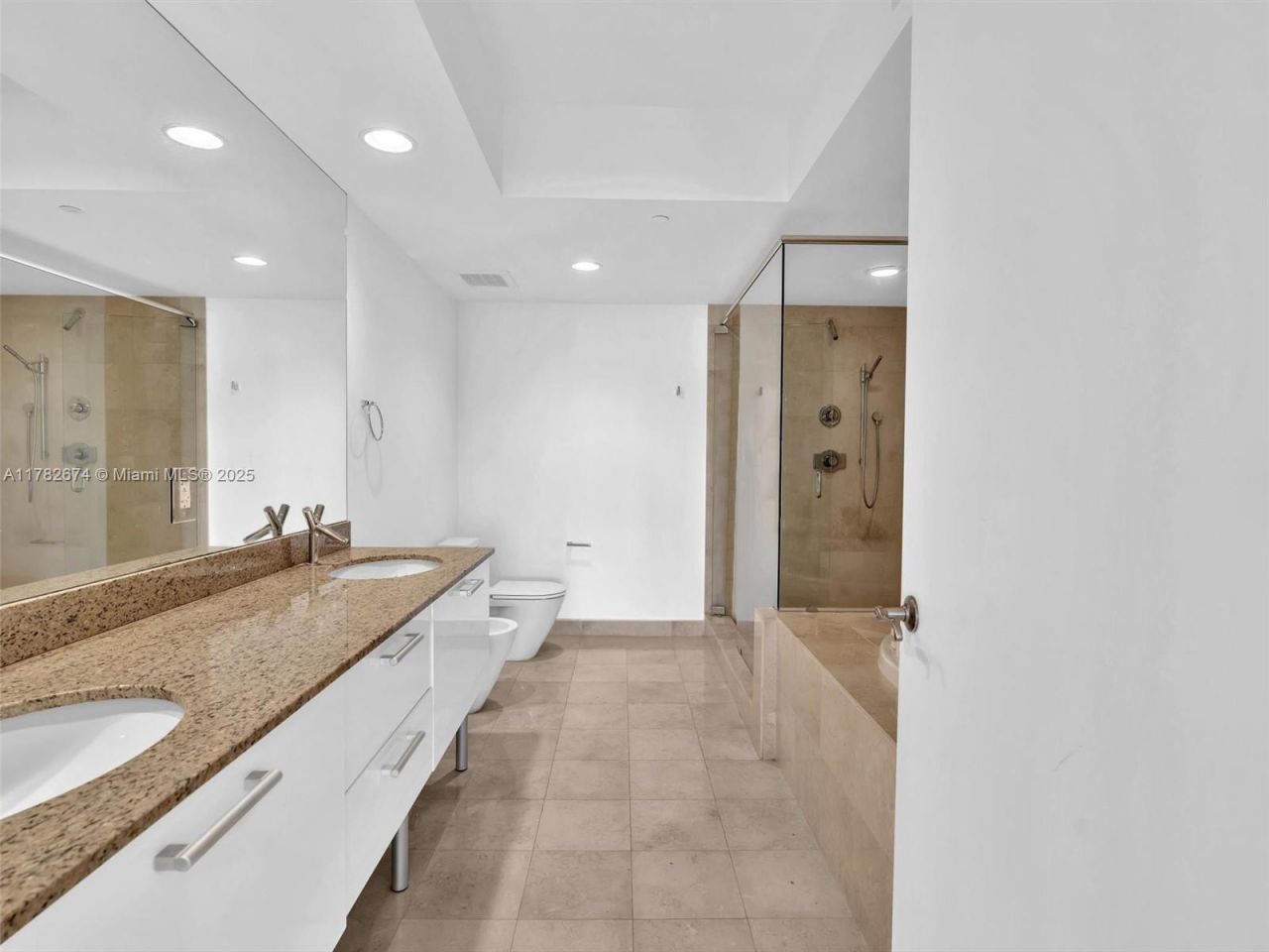 17201 Collins Ave, Unit 704, Sunny Isles Beach, FL 33160 Photo