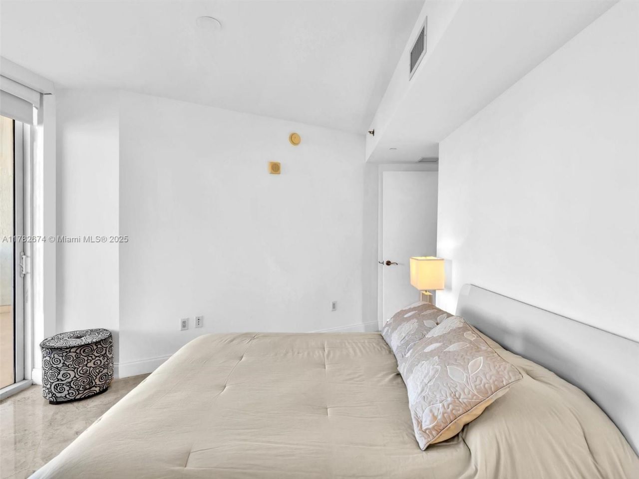 17201 Collins Ave, Unit 704, Sunny Isles Beach, FL 33160 Photo