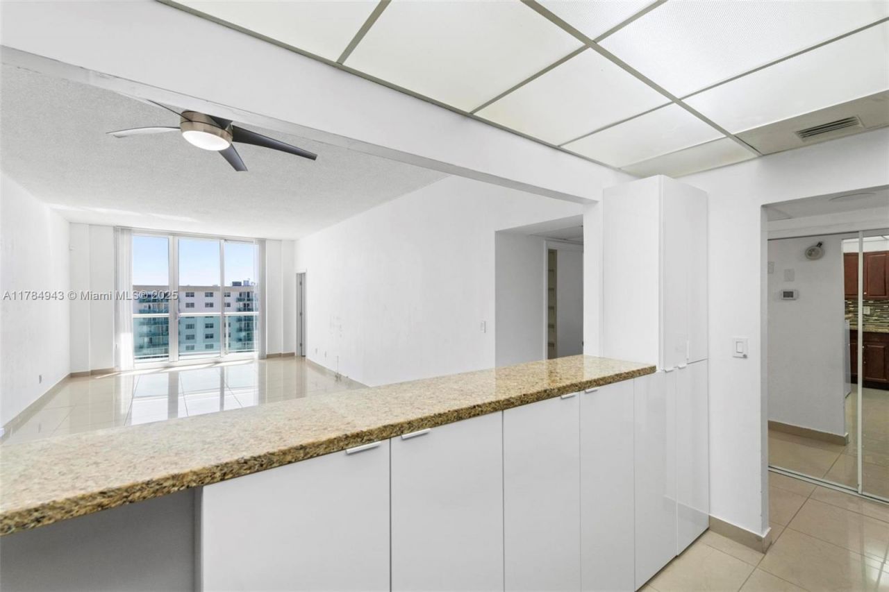 19380 Collins Ave, Unit PH-6, Sunny Isles Beach, FL 33160 Photo