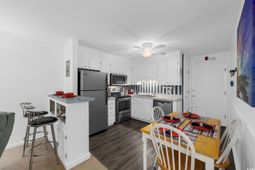 1919 Spring St. photo 4