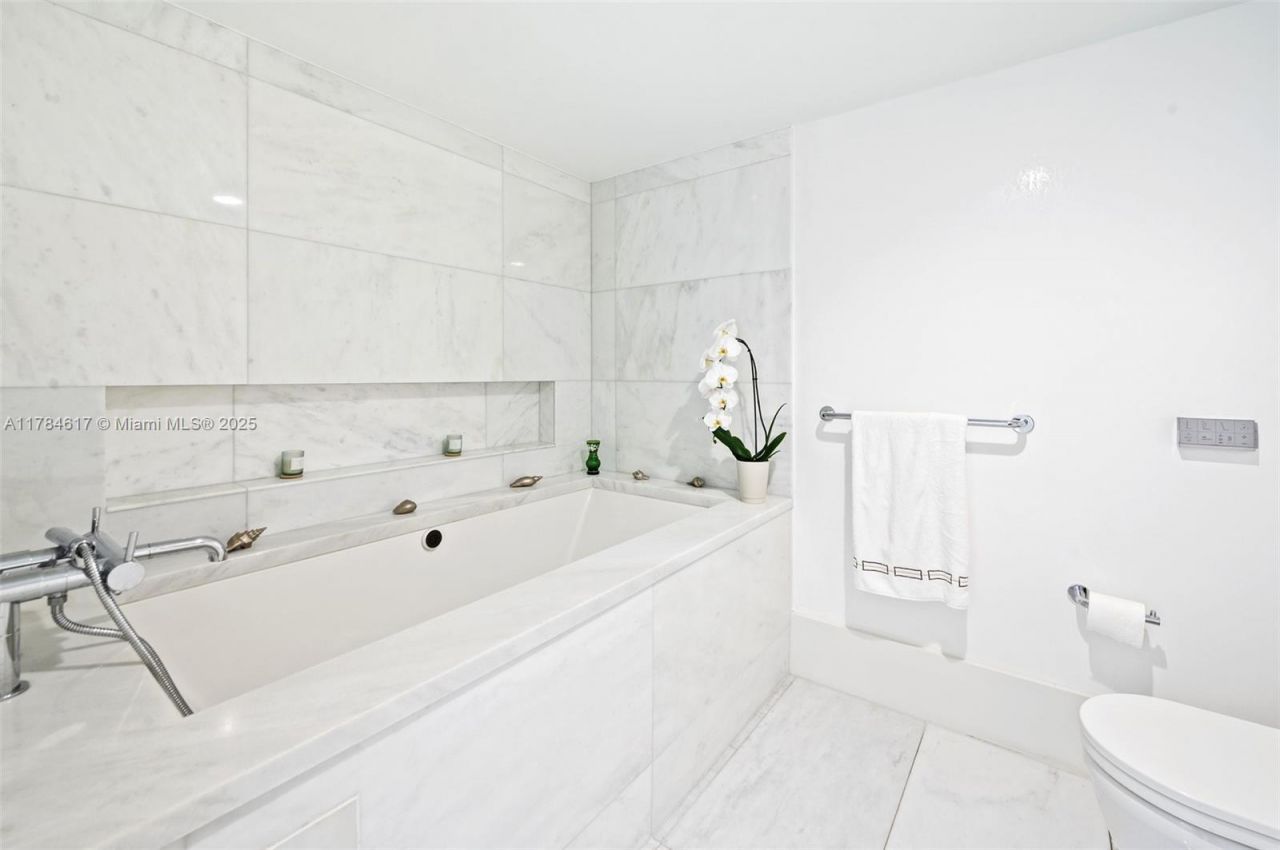 2127 Brickell Ave, Unit 2104, Miami, FL 33129 Photo