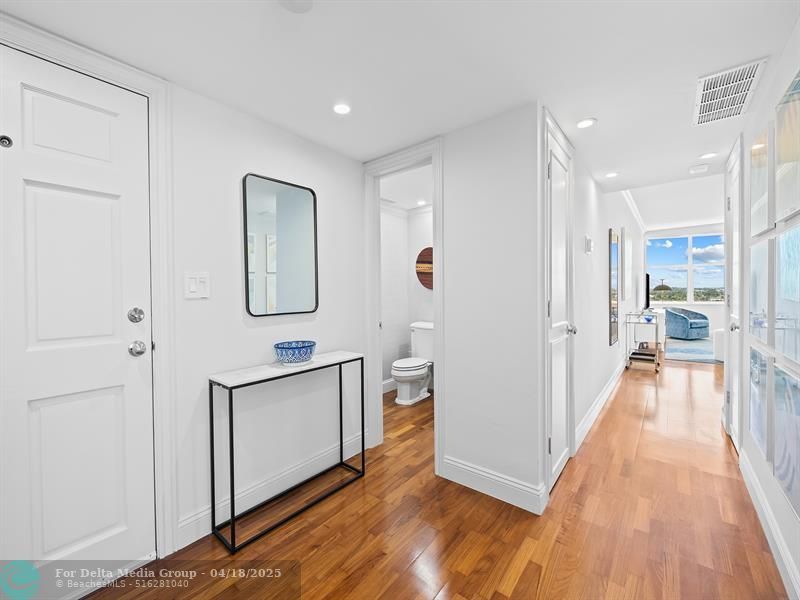 888 Intracoastal Drive, Unit 12F, Fort Lauderdale, FL 33304 Photo