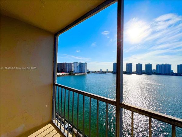 17600 N Bay Rd, Unit N701, Sunny Isles Beach, FL 33160
