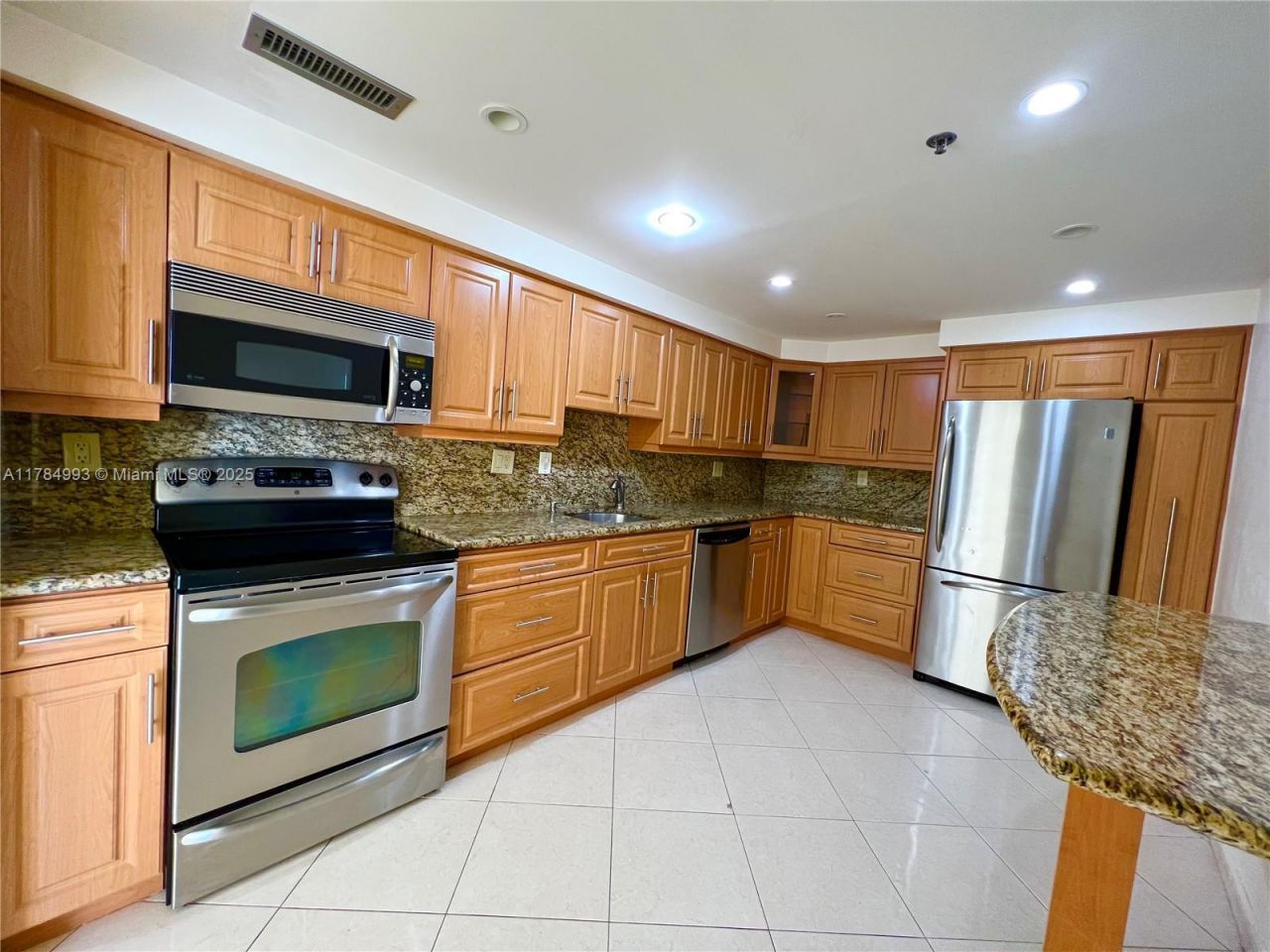 17600 N Bay Rd, Unit N701, Sunny Isles Beach, FL 33160 Photo