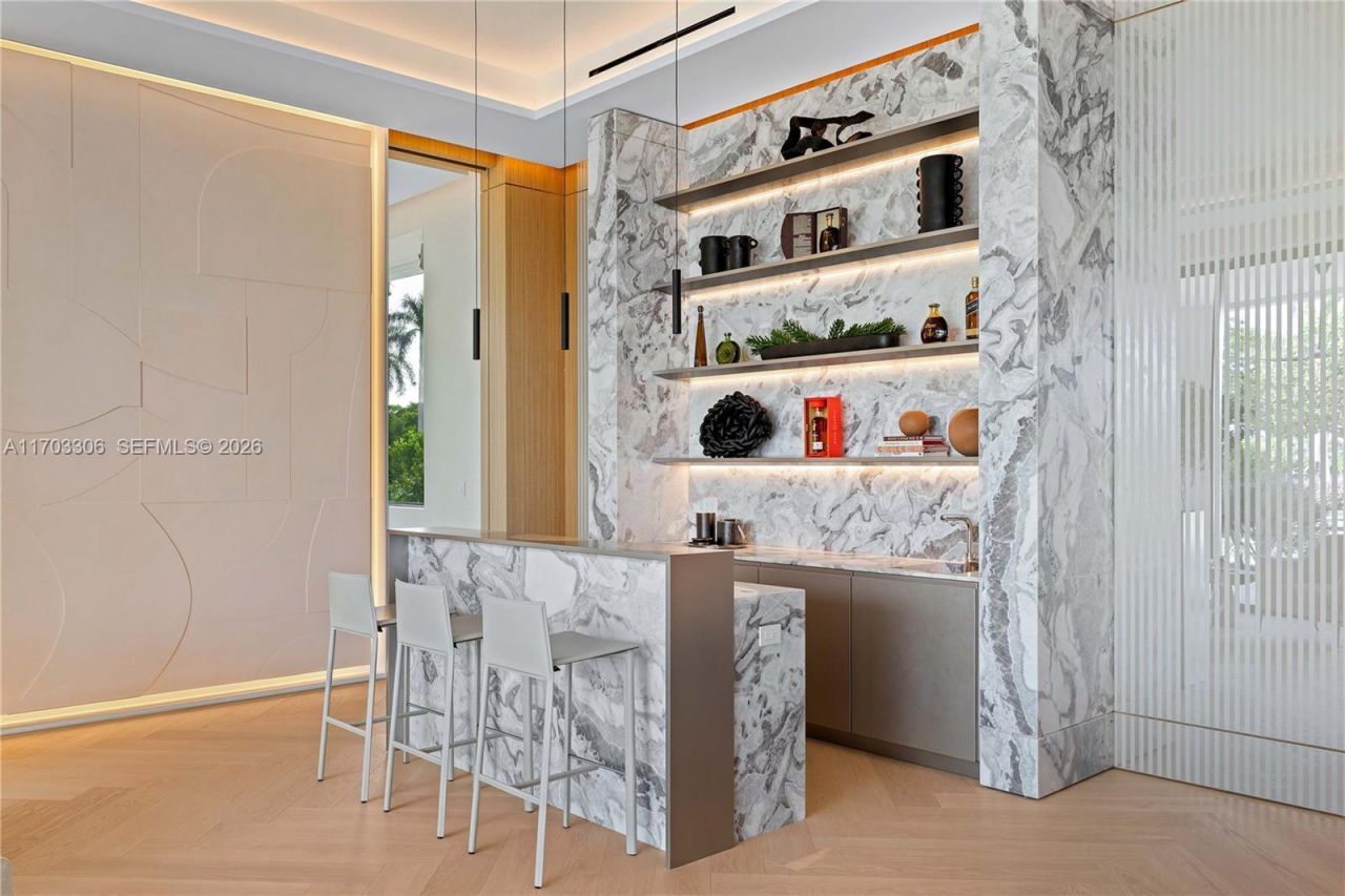 1006 Links Drive, Miami Beach, FL 33109 Photo