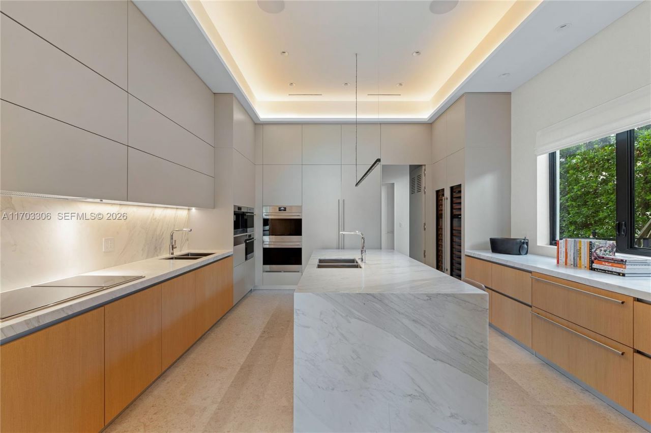 1006 Links Drive, Miami Beach, FL 33109 Photo