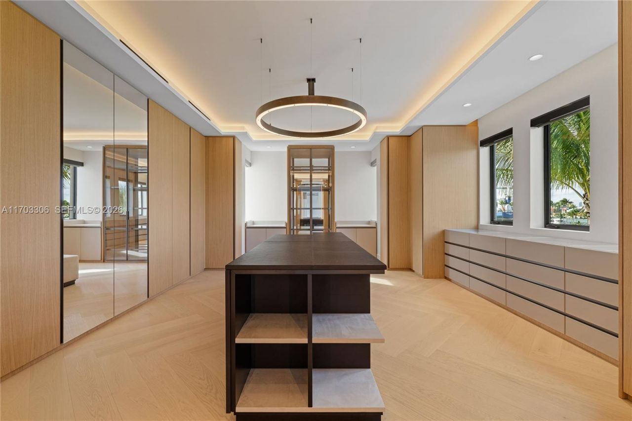 1006 Links Drive, Miami Beach, FL 33109 Photo