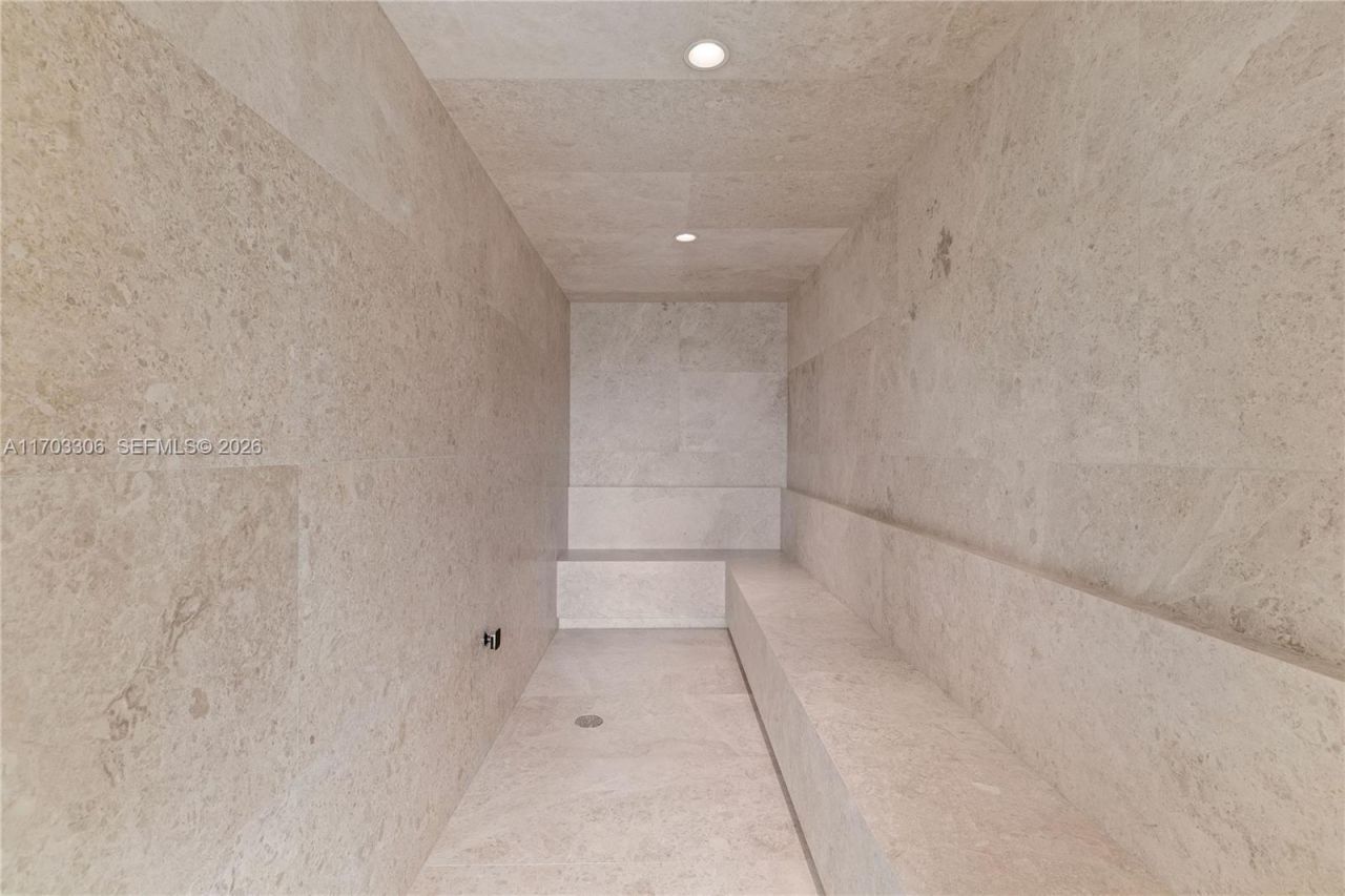 1006 Links Drive, Miami Beach, FL 33109 Photo