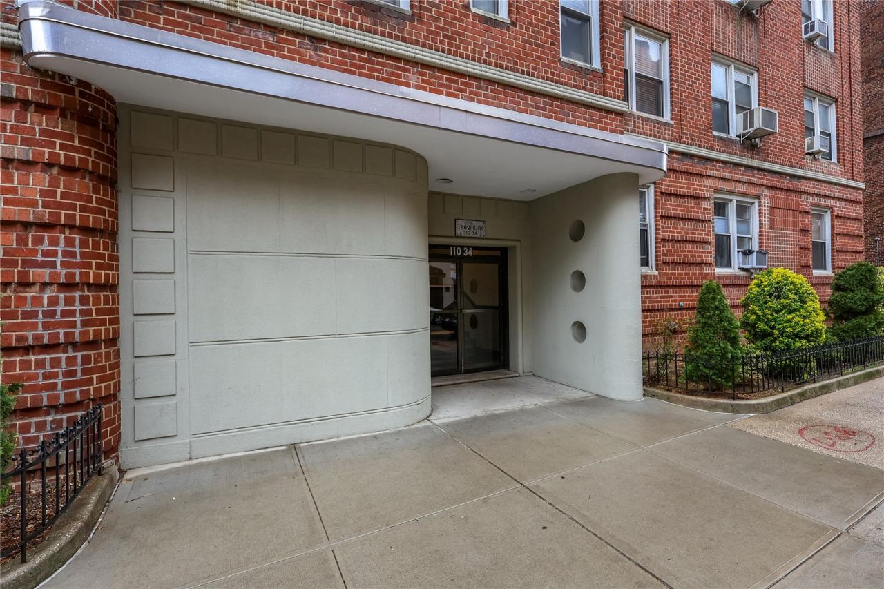 110-34 73 Road, Unit 2H, Forest Hills, NY 11375 Main Photo