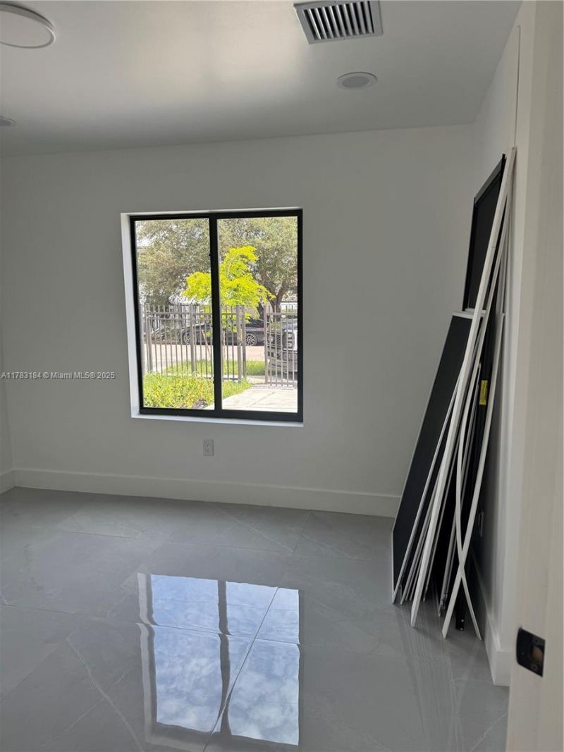 2970 NW 45, Miami, FL 33142 Photo