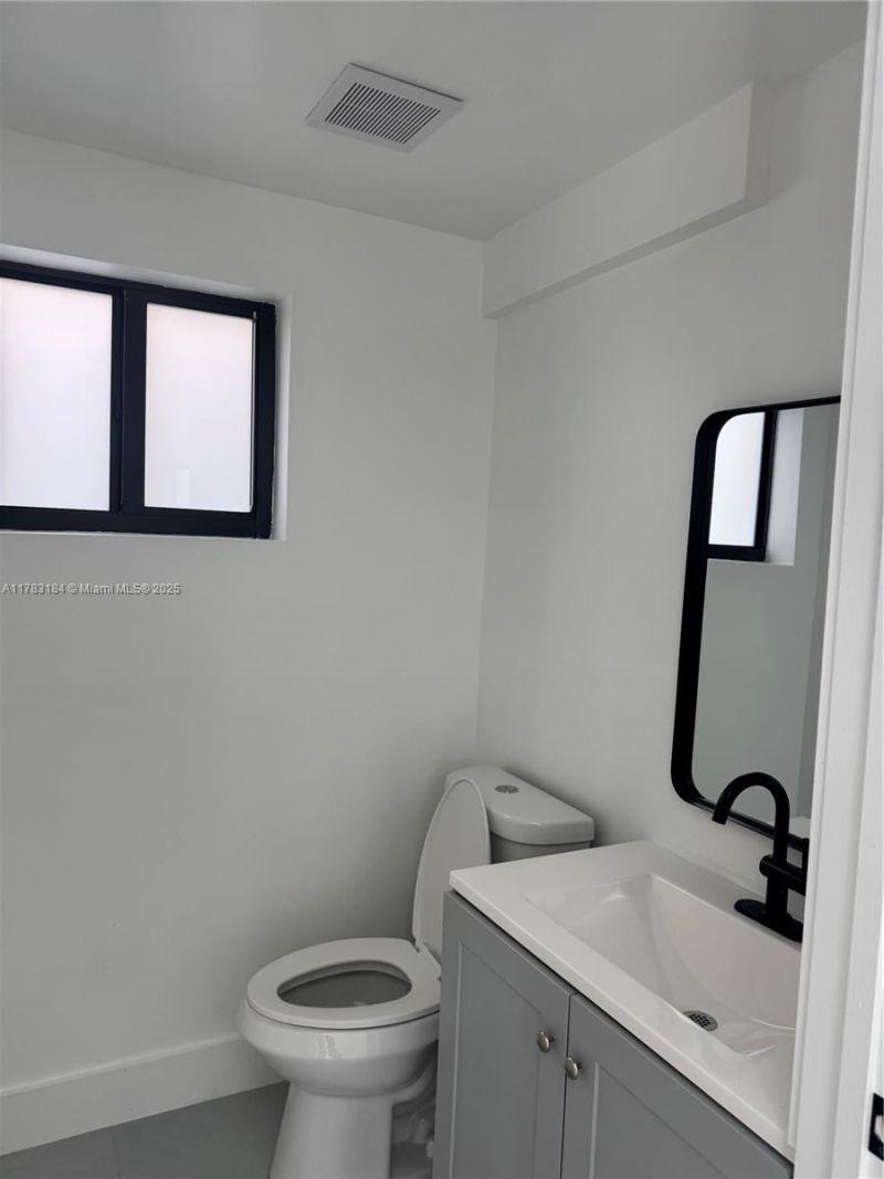 2970 NW 45, Miami, FL 33142 Photo