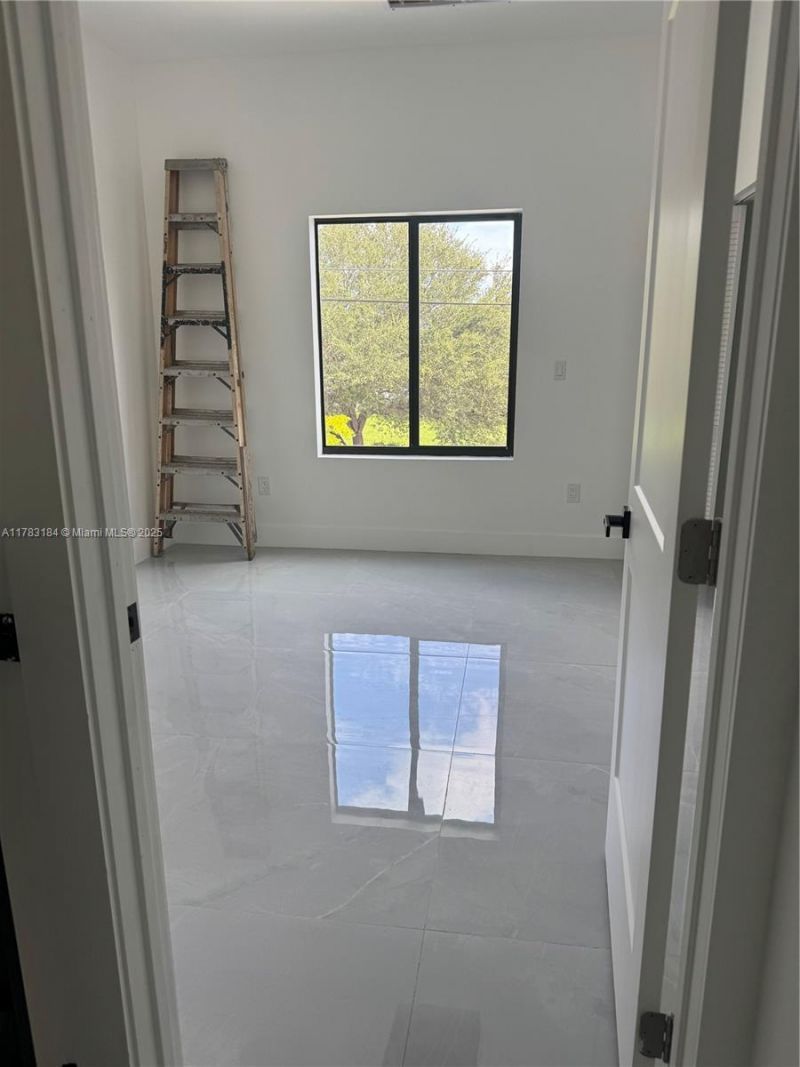 2970 NW 45, Miami, FL 33142 Photo