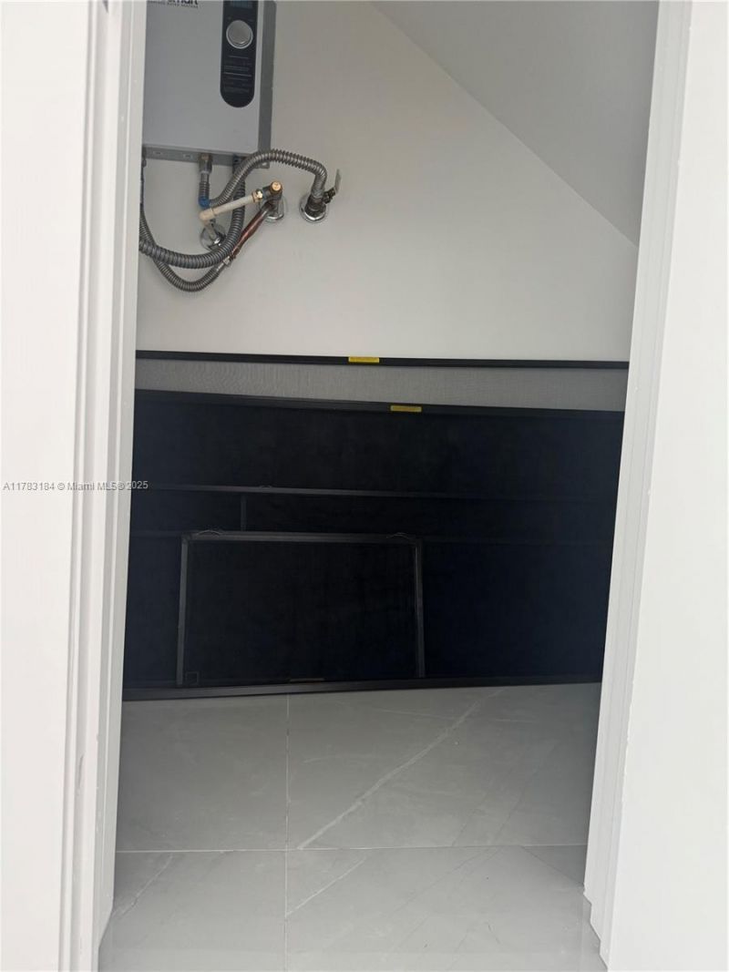 2970 NW 45, Miami, FL 33142 Photo