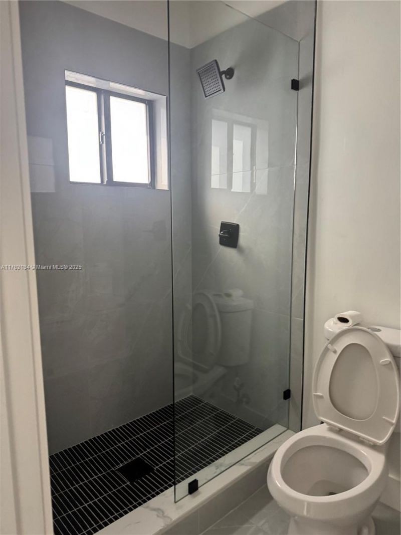 2970 NW 45, Miami, FL 33142 Photo