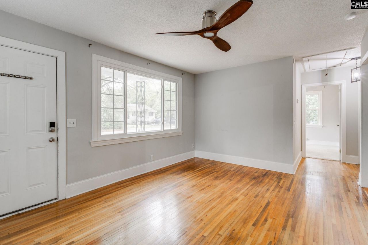 27 Rose Drive Photo 6