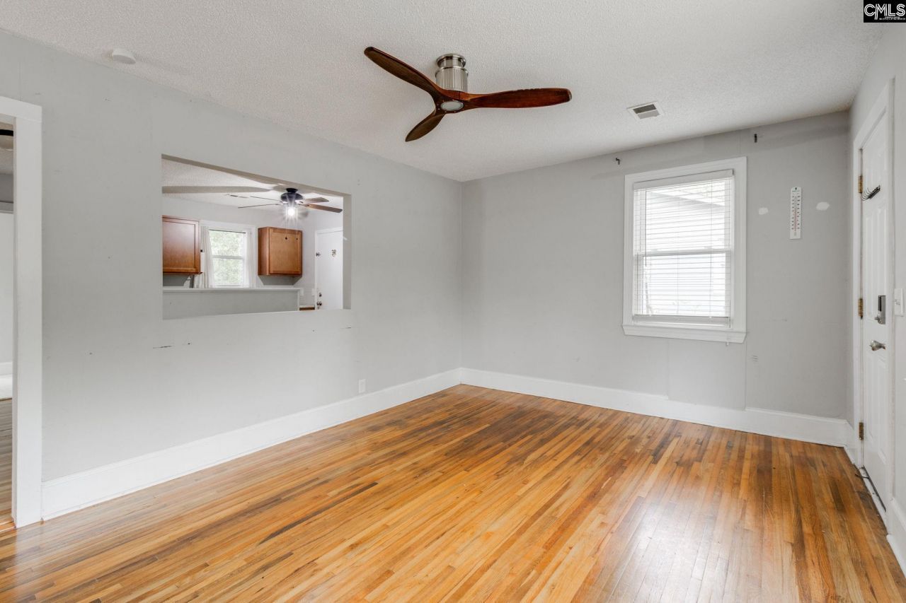 27 Rose Drive Photo 8