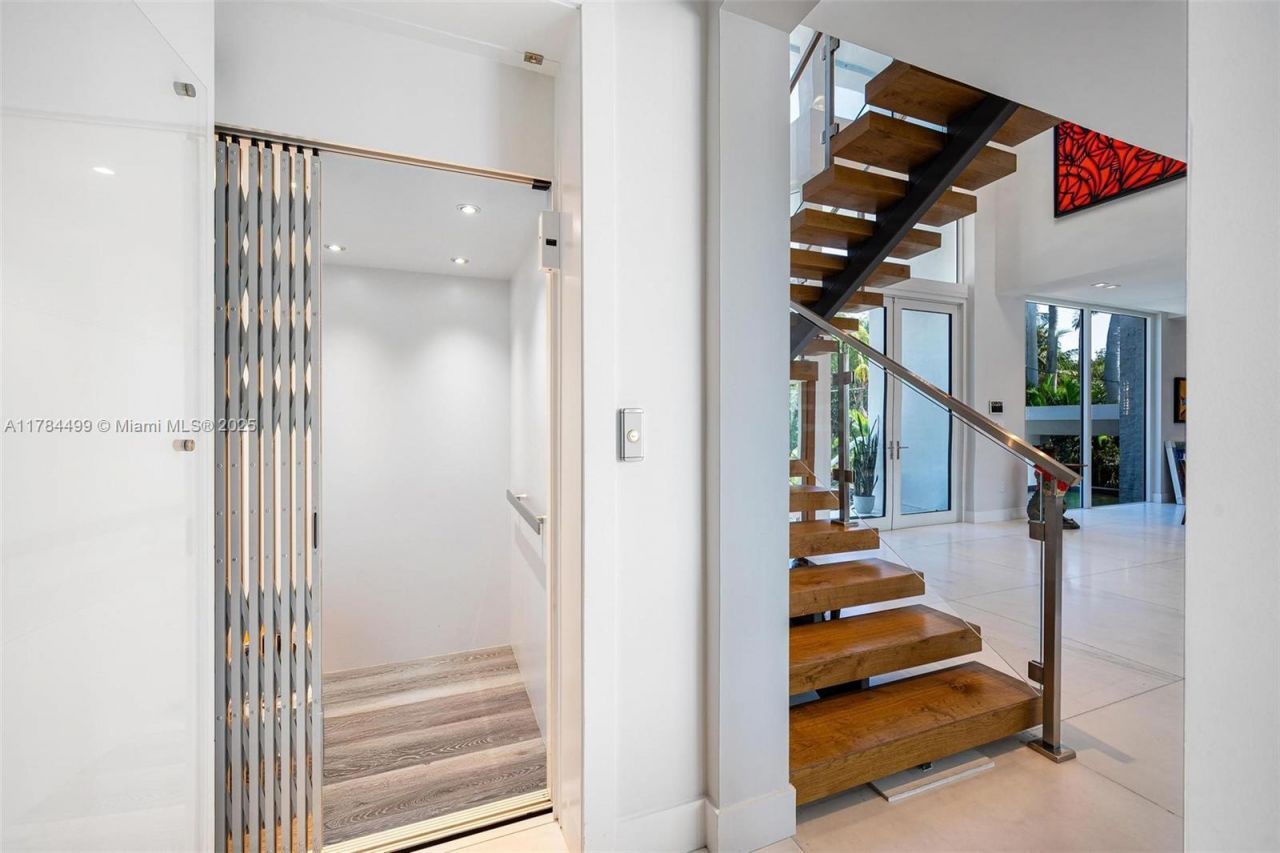 830 Lugo Ave, Coral Gables, FL 33156 Photo