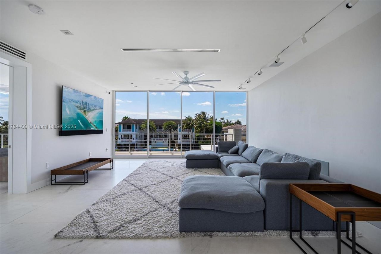 830 Lugo Ave, Coral Gables, FL 33156 Photo