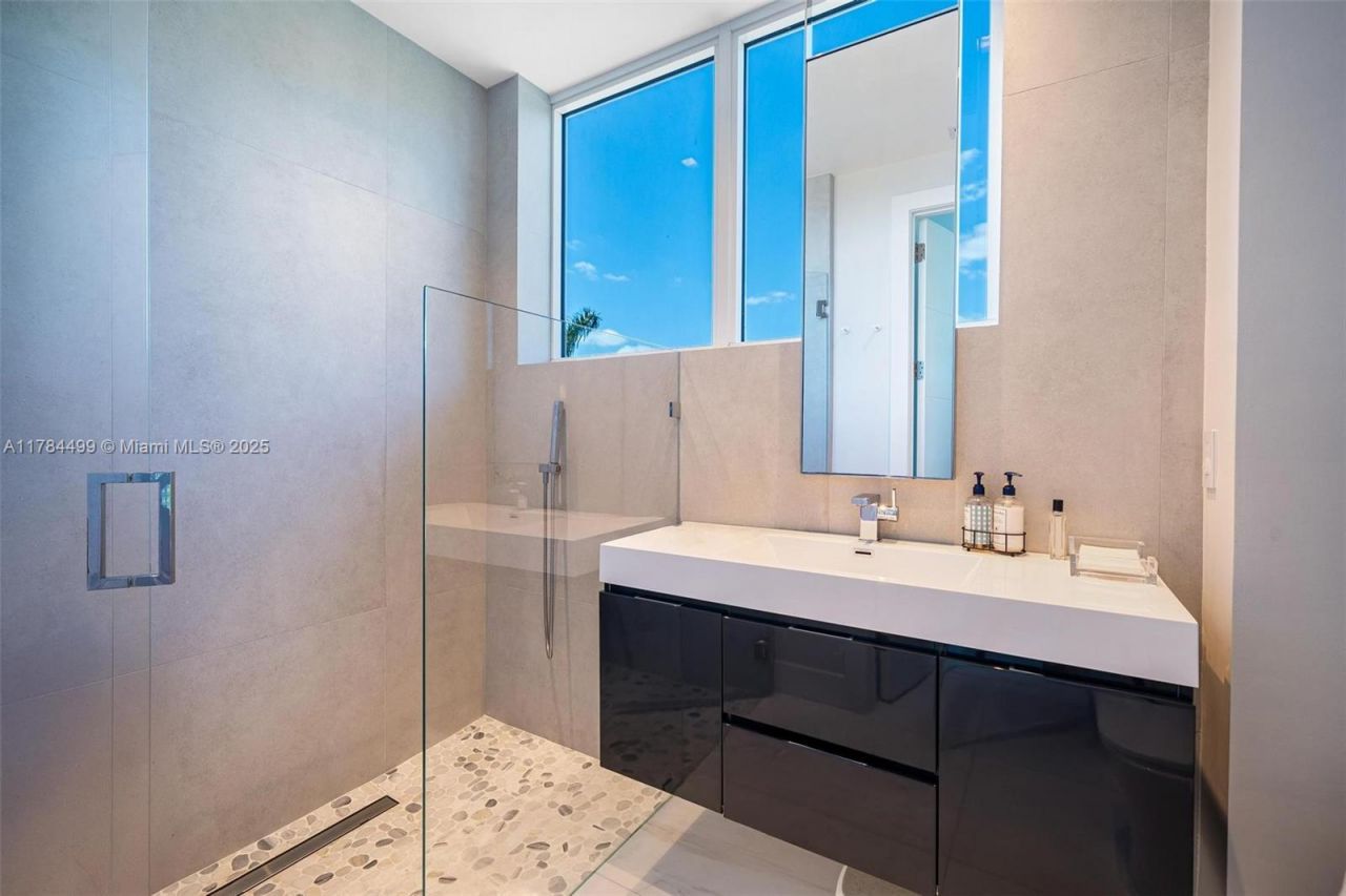 830 Lugo Ave, Coral Gables, FL 33156 Photo